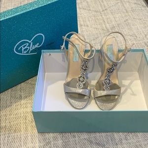 Betsey Johnson silver heels size 6